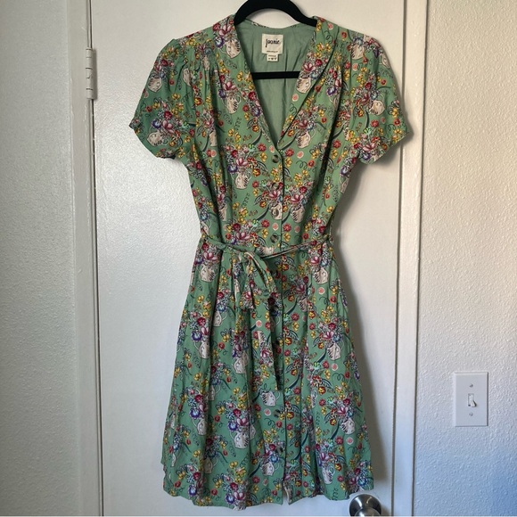 Joanie Floral summer Dress in Green - Picture 1 of 11
